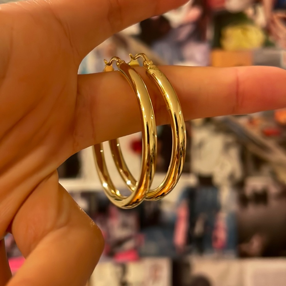 Gold plated light weight Zoe lev hoop earrings